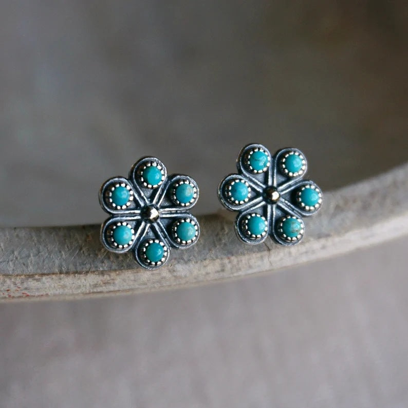 Romantic Silver Earring for Special Moments
