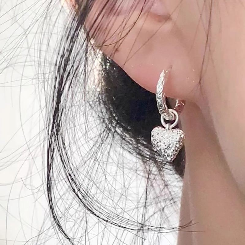 Classic Pearl Earring with Timeless Appeal