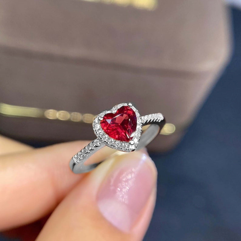 Charming Silver Ring for Any Occasion