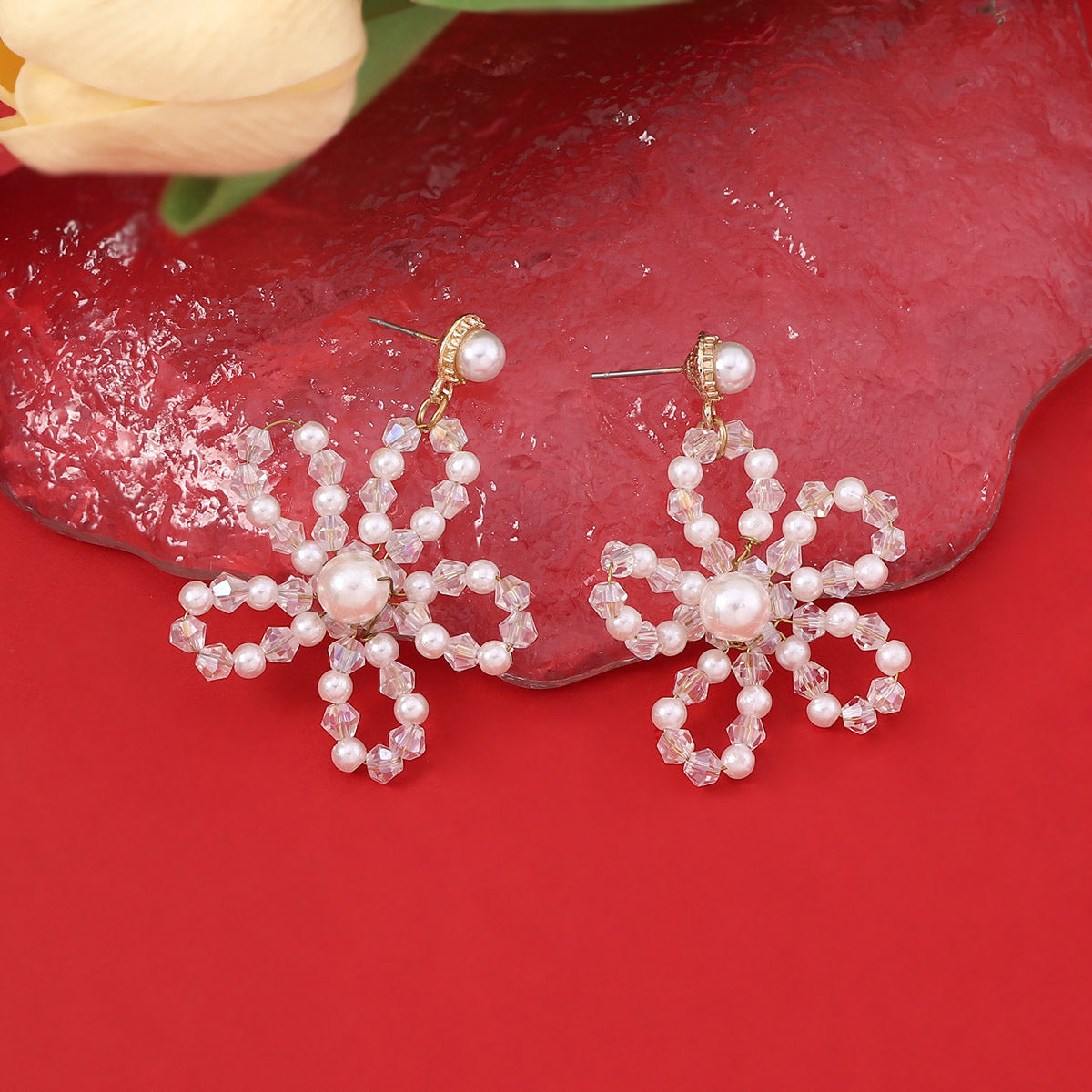 Classic Pearl Earring with Timeless Appeal
