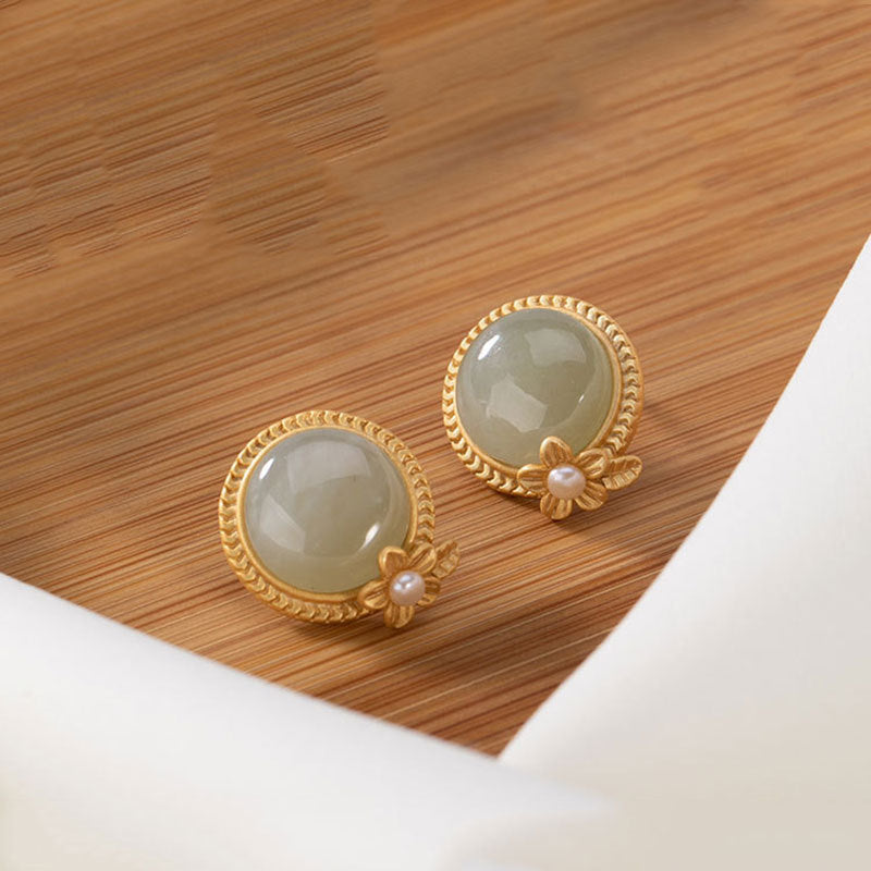 Romantic Gold Earring for Special Moments