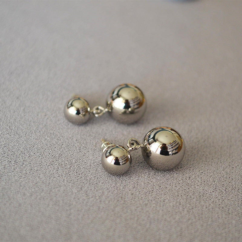 Romantic Gold Earring for Special Moments