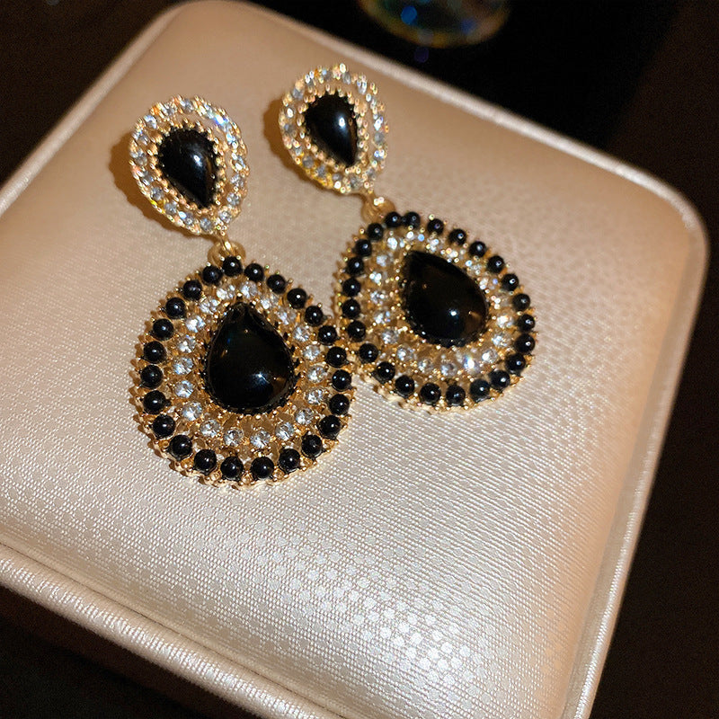 Classic Earring with Timeless Appeal