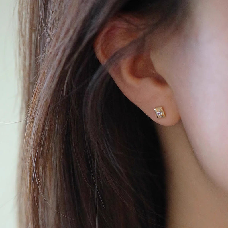 Charming Earring for Any Occasion