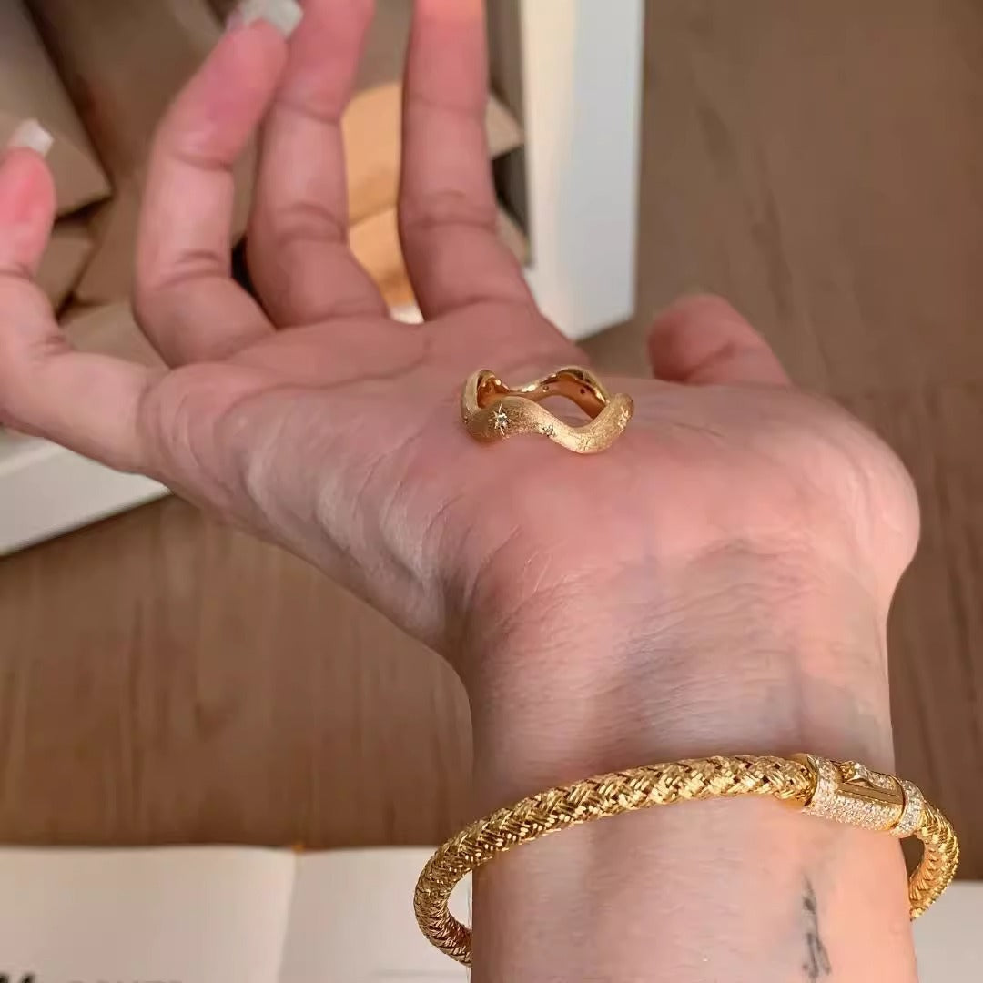 Charming Gold Ring for Any Occasion