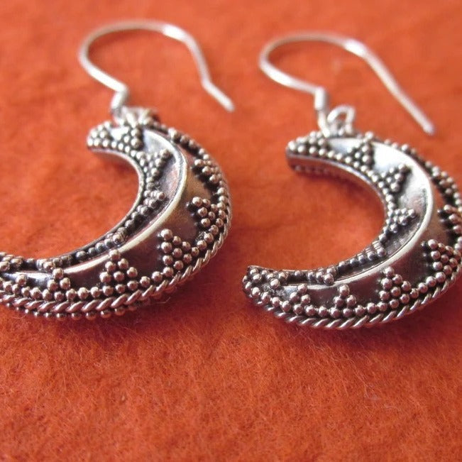 Charming Earring for Any Occasion