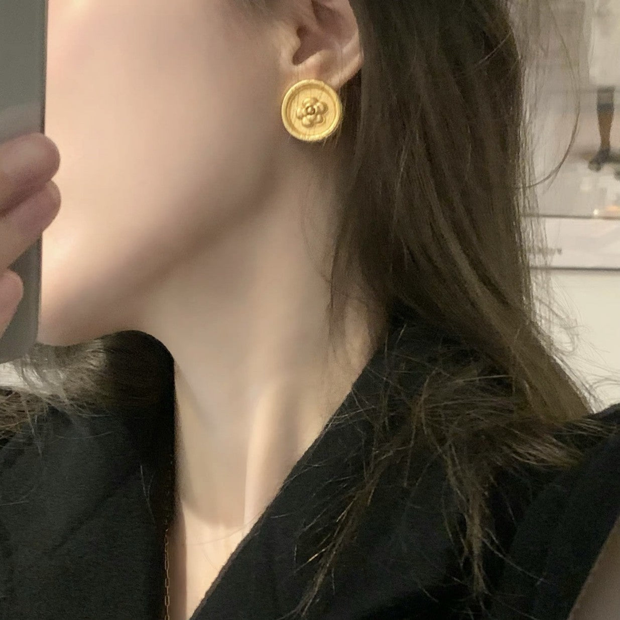 Stunning Gold Earring for Daily Wear
