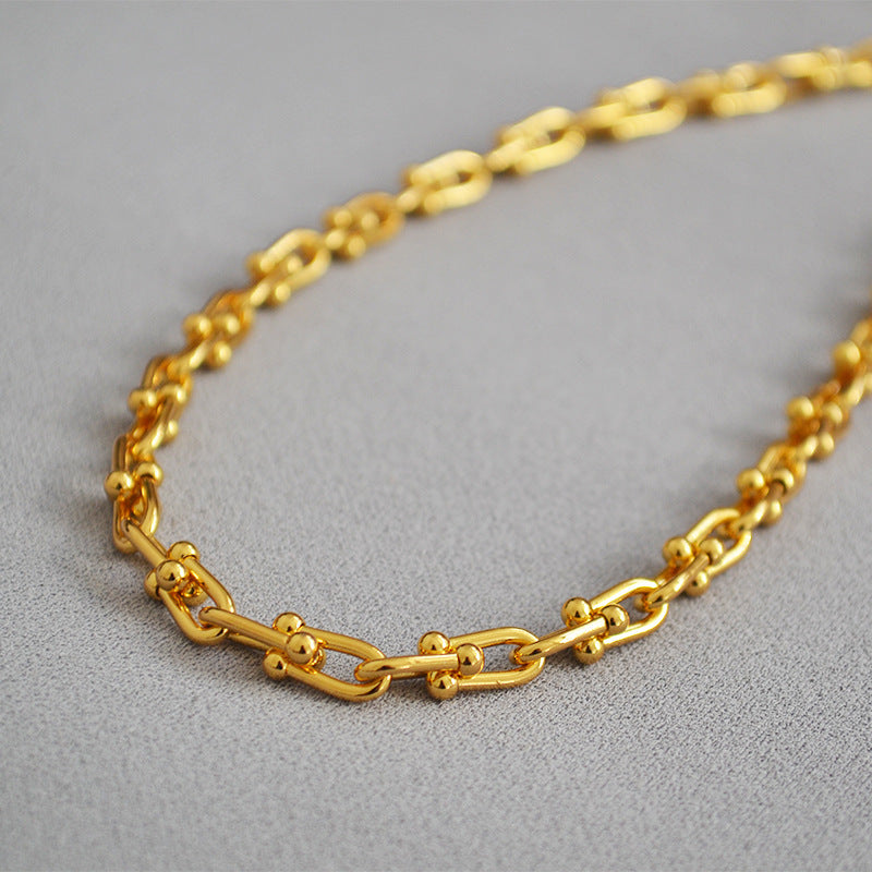Classic Gold Necklace with Timeless Appeal