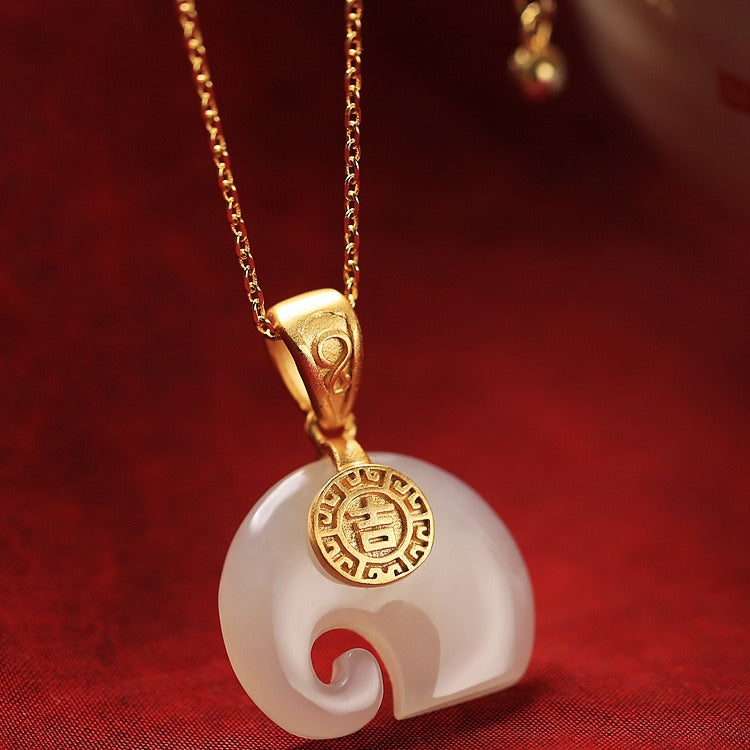 Charming Gold Necklace for Any Occasion