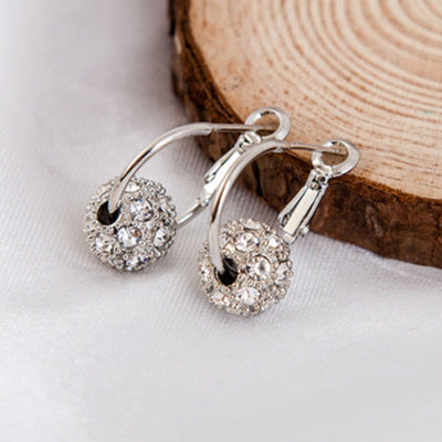 Charming Earring for Any Occasion