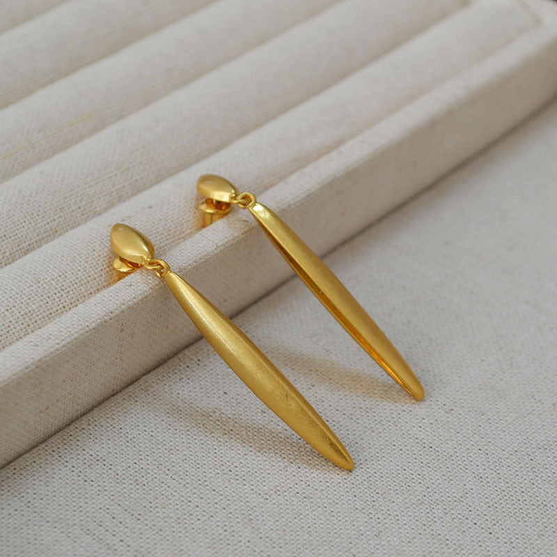 Beautiful Gold Earring with Unique Style