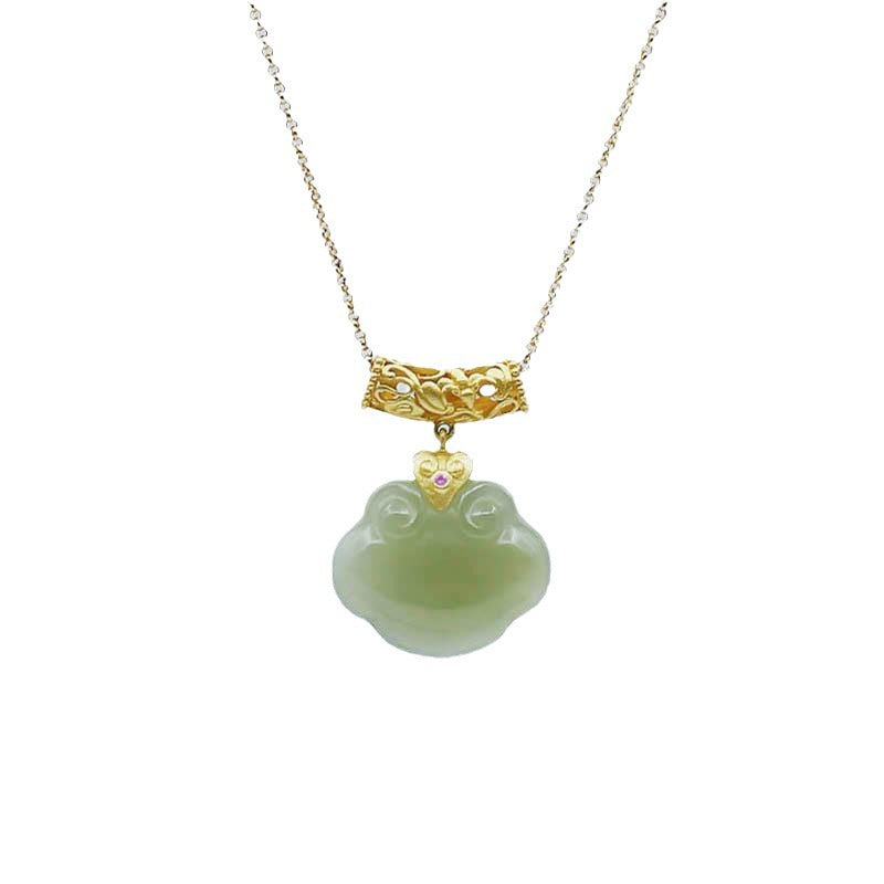 Romantic Gold Necklace for Special Moments