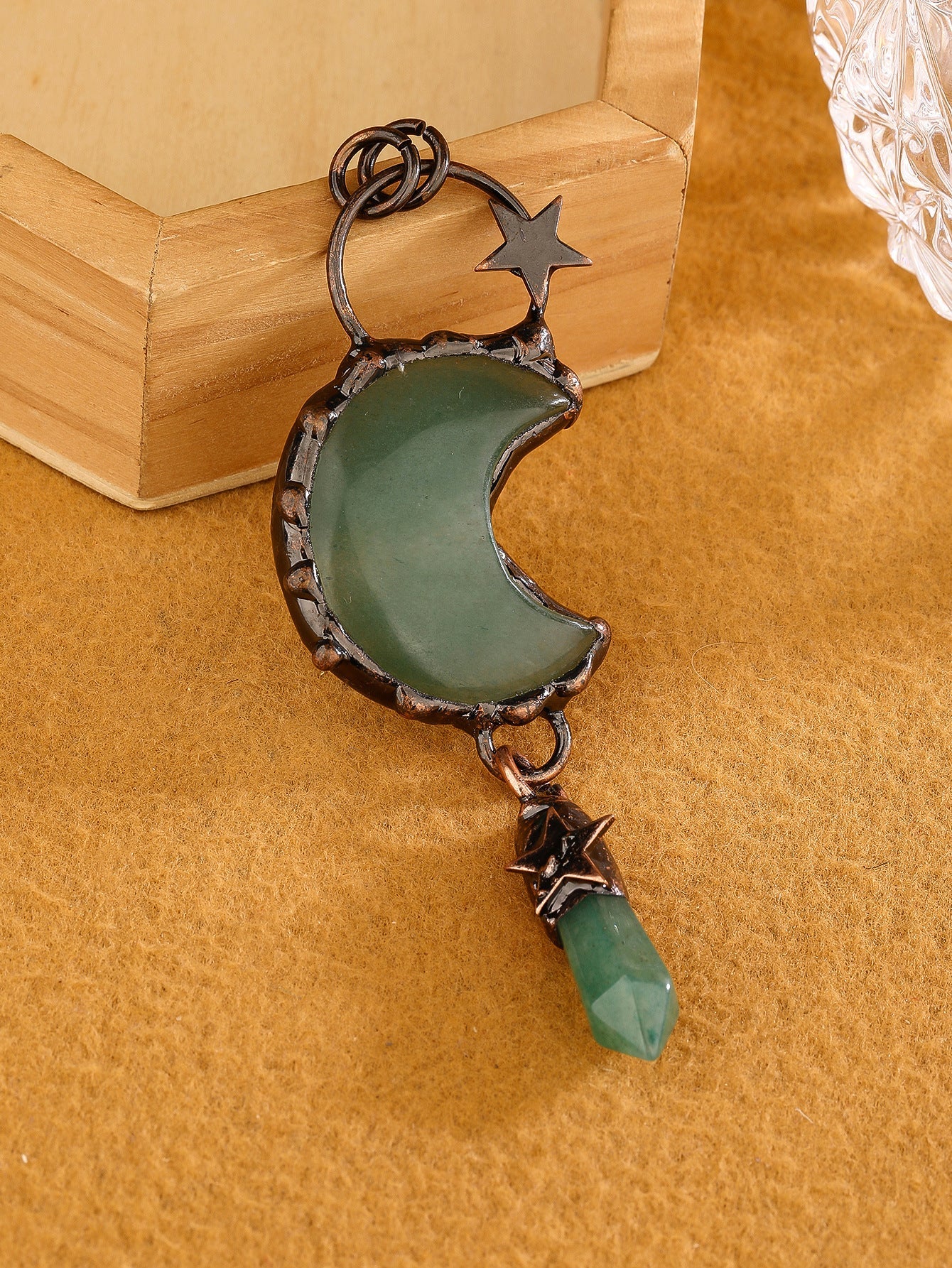 Beautiful Pendant with Unique Style