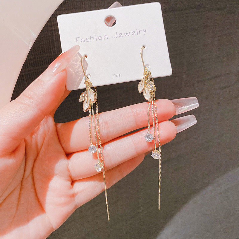 Charming Earring for Any Occasion