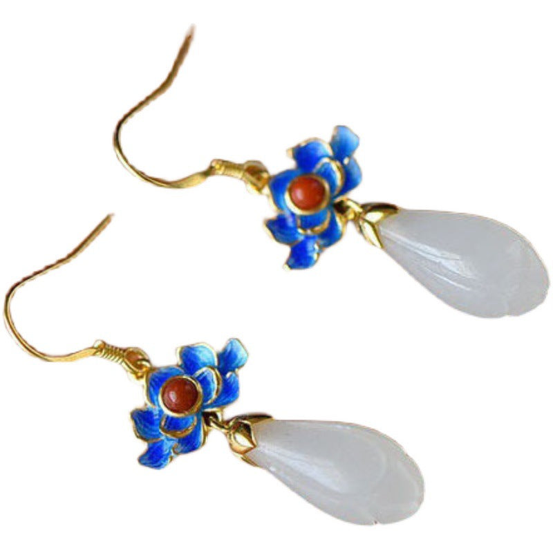 Romantic Silver Earring for Special Moments