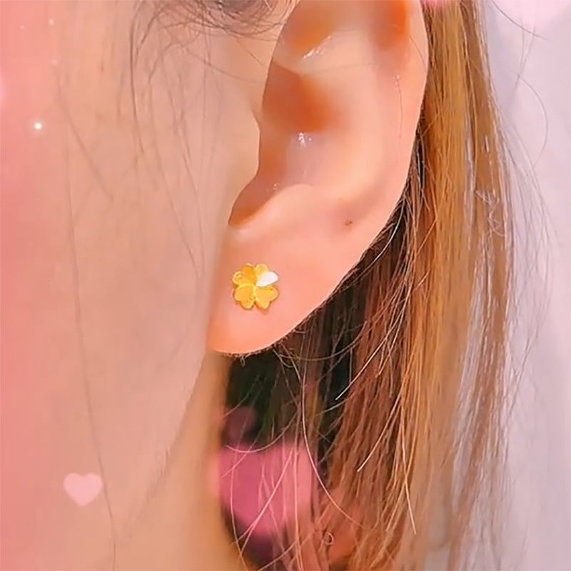 Elegant Gold Earring for Every Occasion