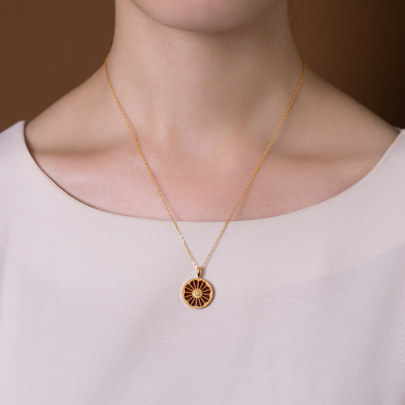 Beautiful Gold Piece with Unique Style