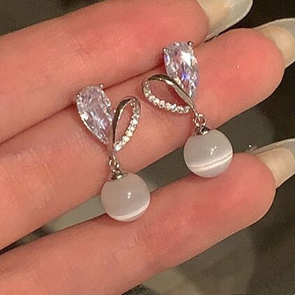 Charming Piece for Any Occasion