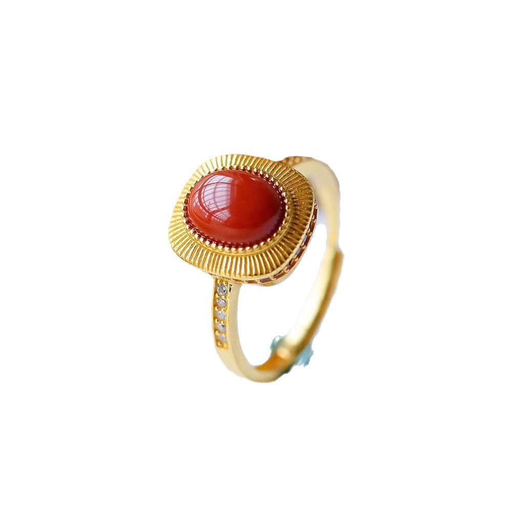 Classic Gold Ring with Timeless Appeal
