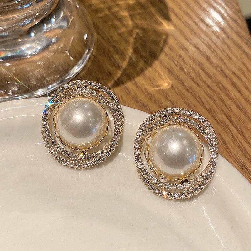 Romantic Pearl Earring for Special Moments