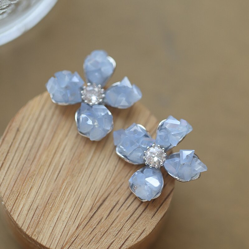 Stunning Earring for Daily Wear