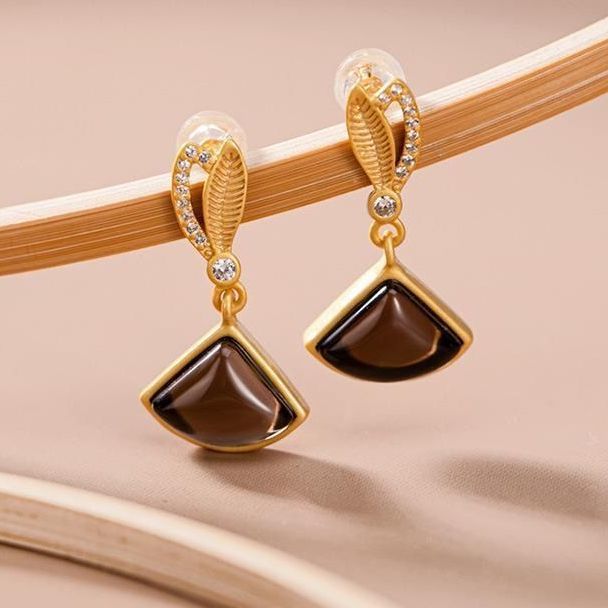 Beautiful Gold Earring with Unique Style