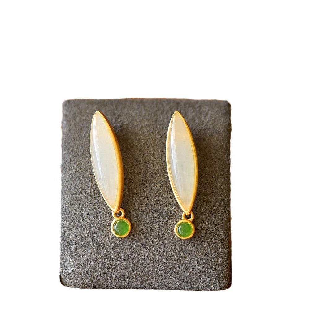 Charming Silver Earring for Any Occasion