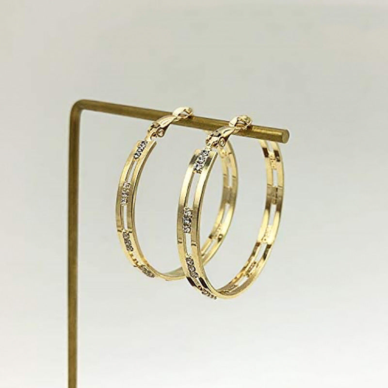 Classic Earring with Timeless Appeal