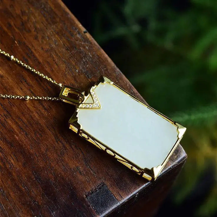 Elegant Gold Necklace for Every Occasion