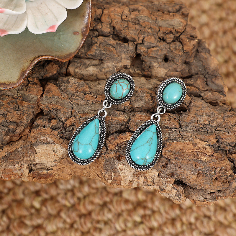 Romantic Silver Earring for Special Moments