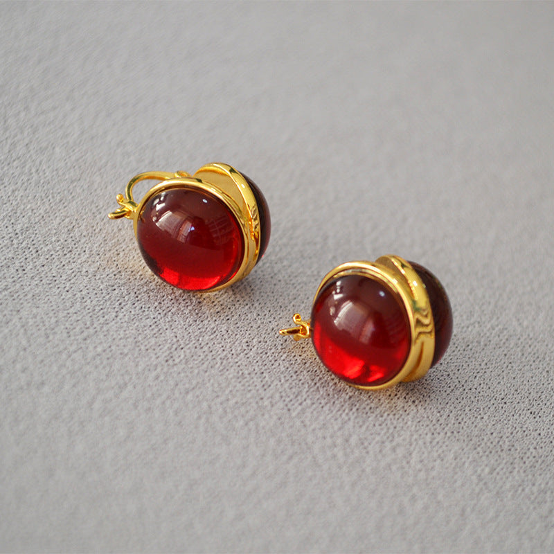Charming Gold Earring for Any Occasion