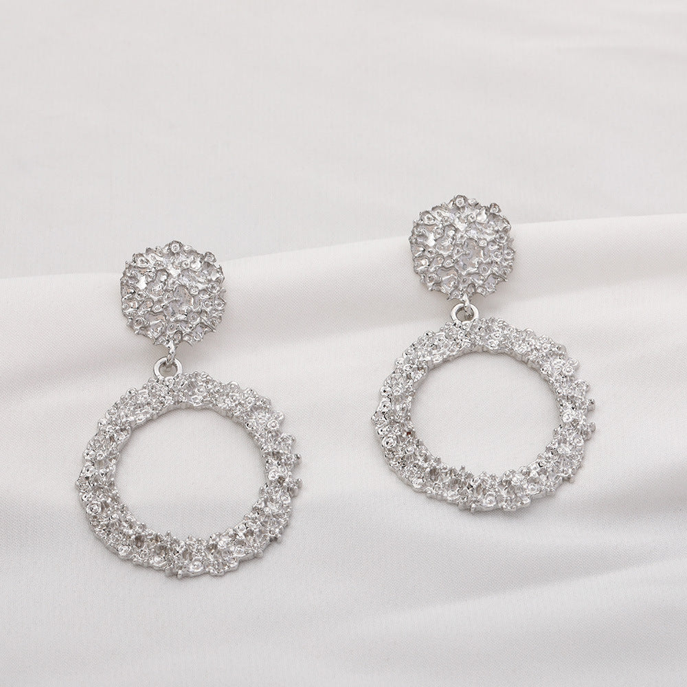 Romantic Gold Earring for Special Moments