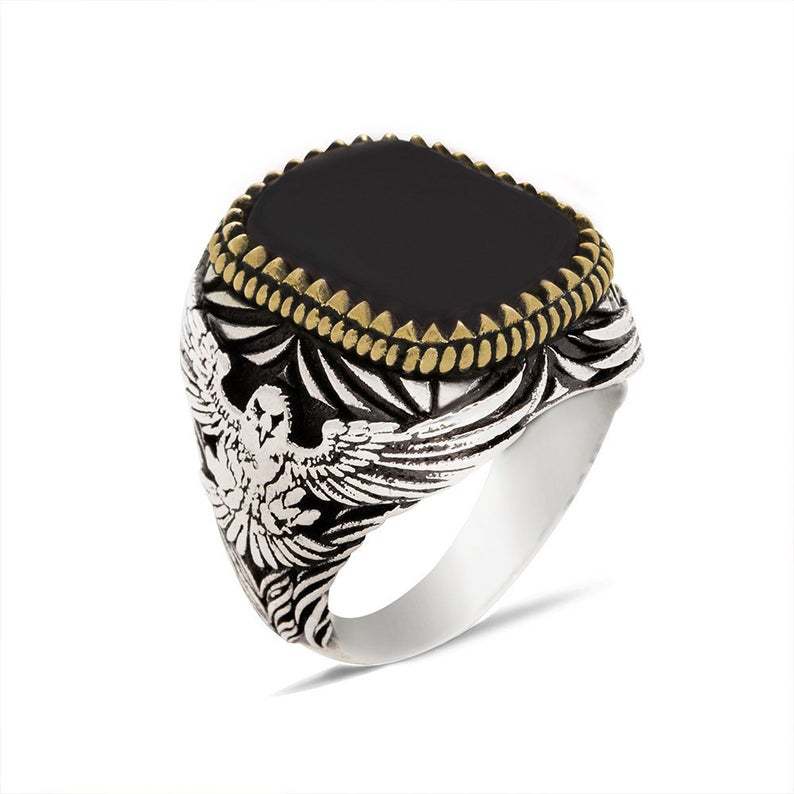 Classic Gold Ring with Timeless Appeal