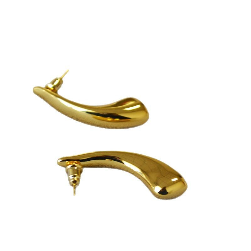 Charming Gold Earring for Any Occasion