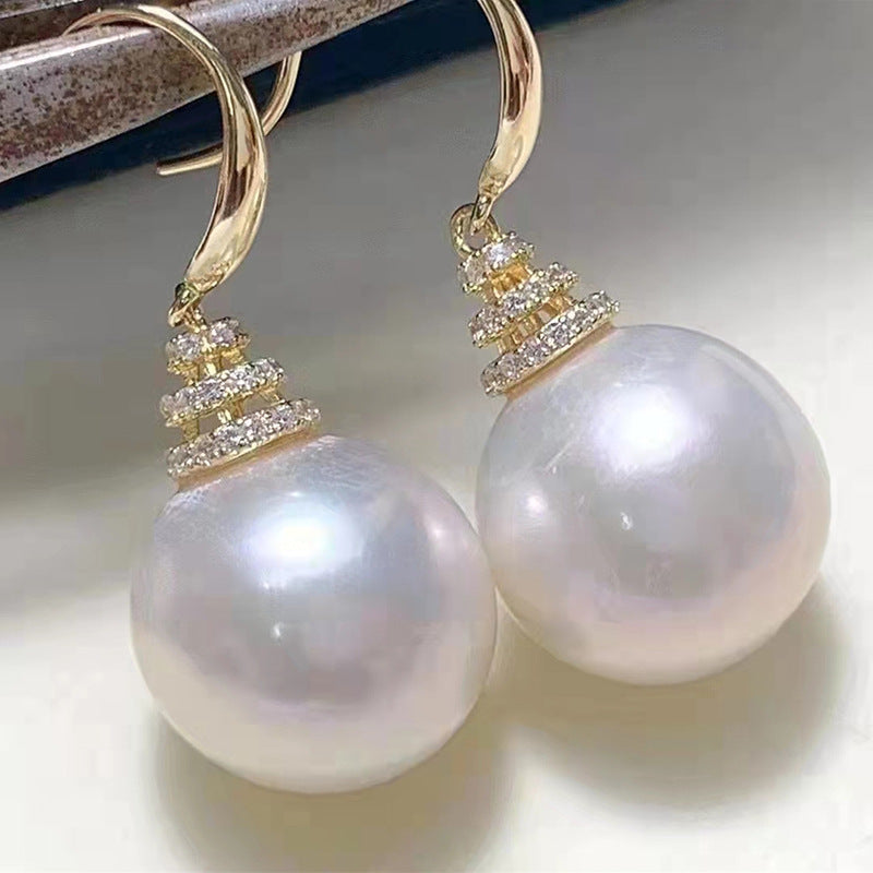 Classic Pearl Earring with Timeless Appeal