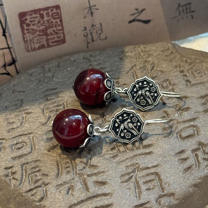 Charming Silver Earring for Any Occasion