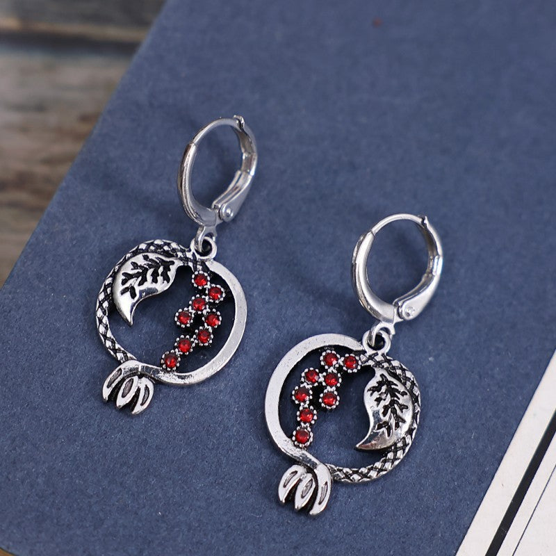 Romantic Silver Earring for Special Moments