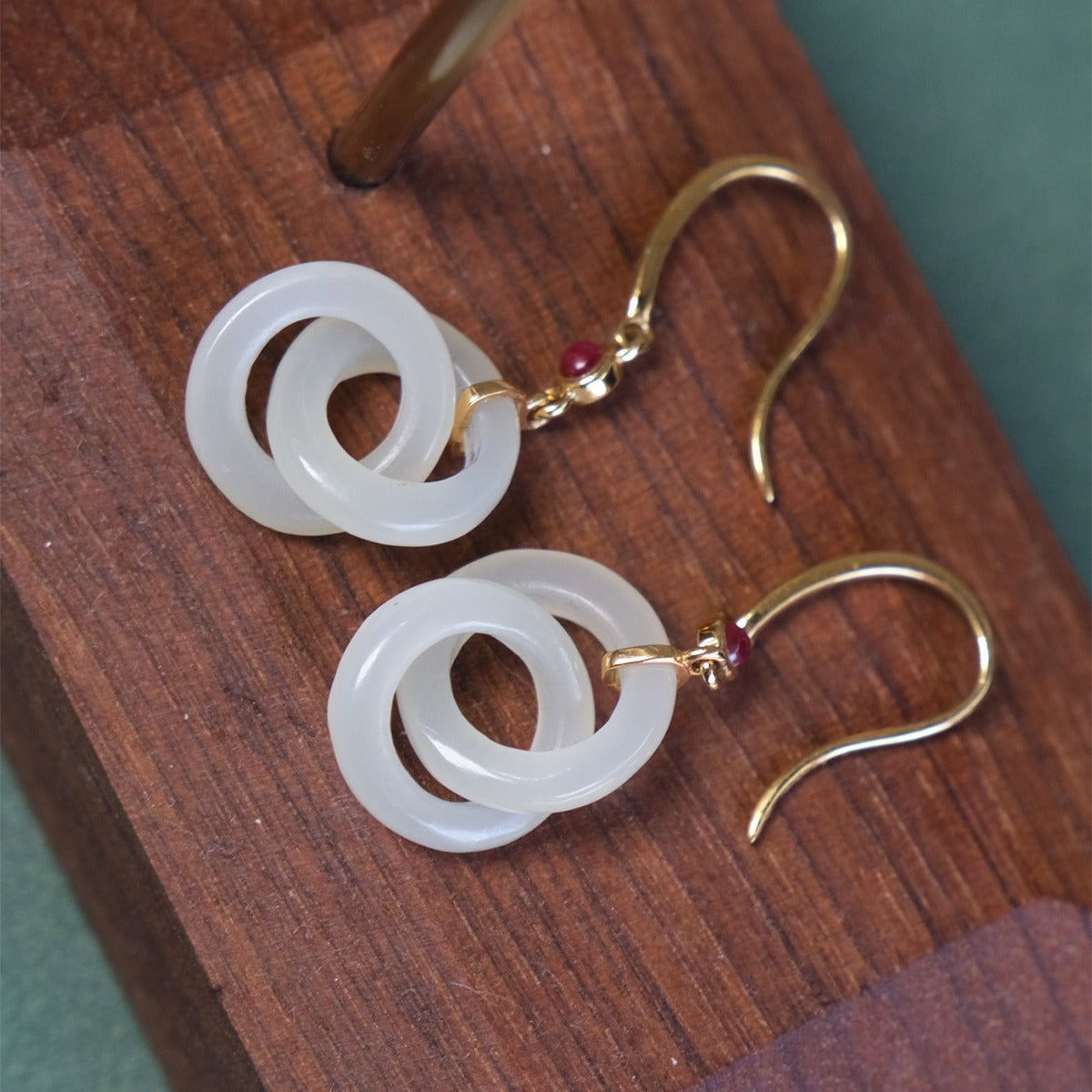 Charming Earring for Any Occasion