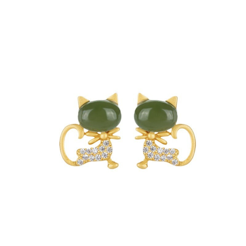Classic Gold Earring with Timeless Appeal