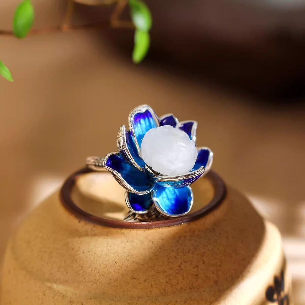 Romantic Gold Ring for Special Moments