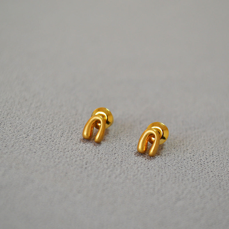 Classic Gold Earring with Timeless Appeal