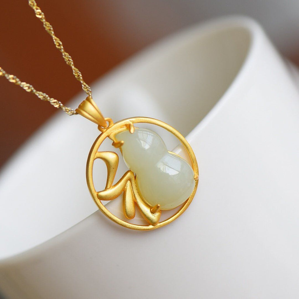 Romantic Silver Necklace for Special Moments