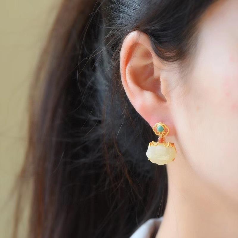 Elegant Silver Earring for Every Occasion