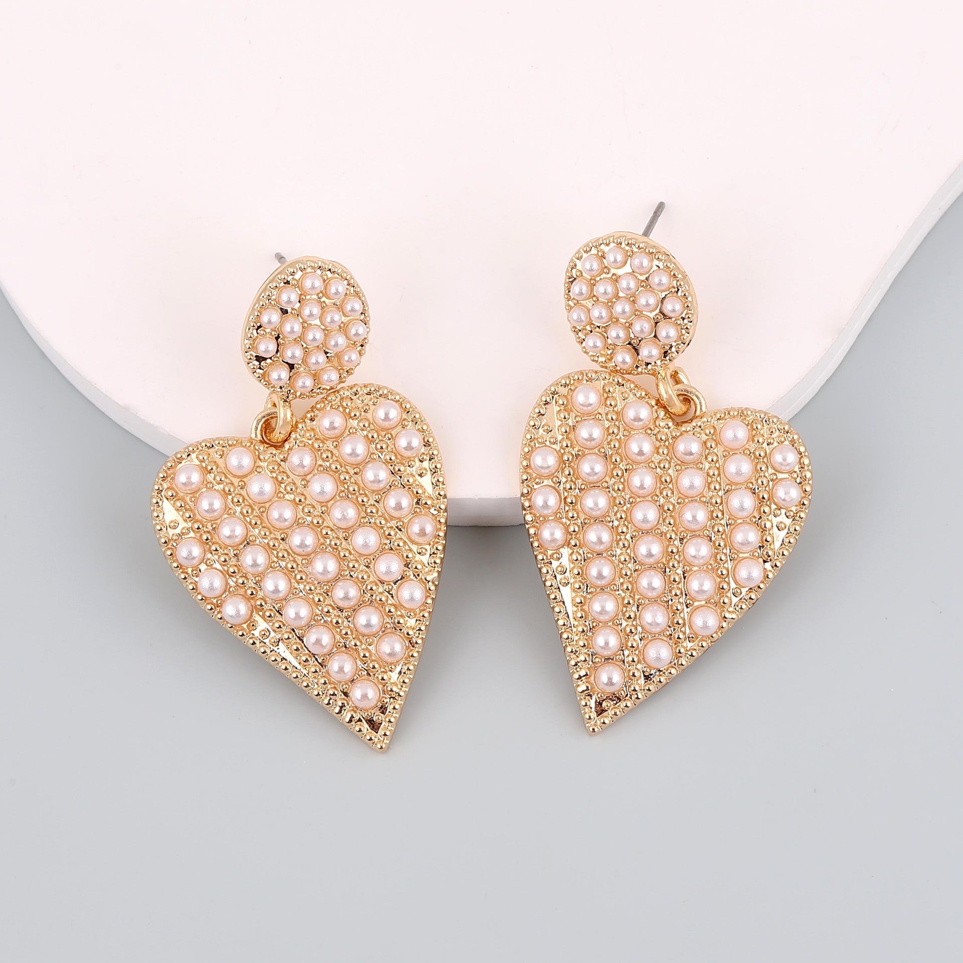 Romantic Pearl Earring for Special Moments