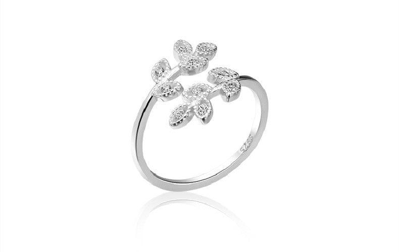 Classic Gold Ring with Timeless Appeal