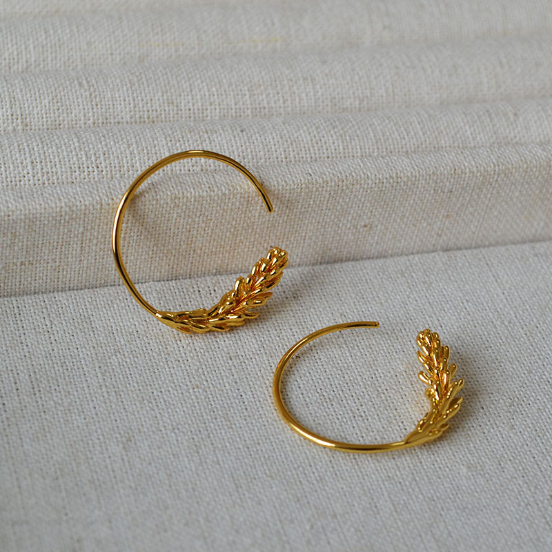 Stunning Gold Earring for Daily Wear