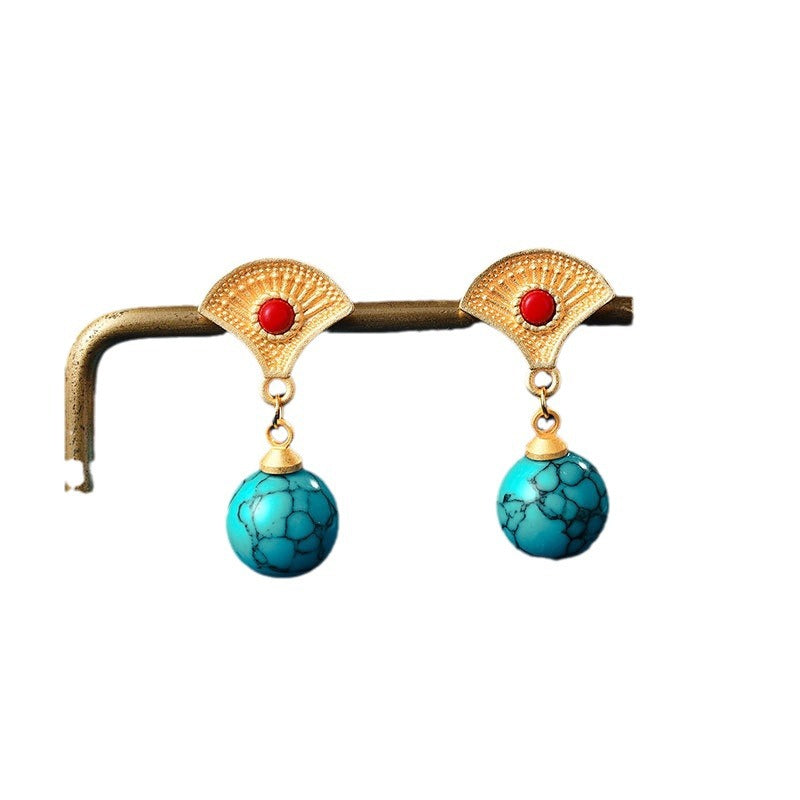 Romantic Gold Earring for Special Moments