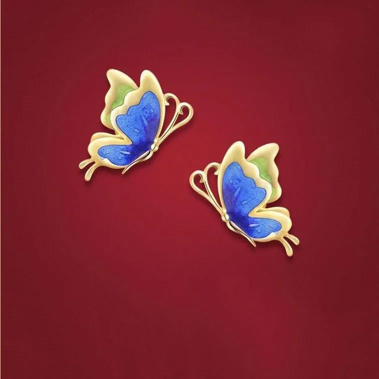 Romantic Silver Earring for Special Moments