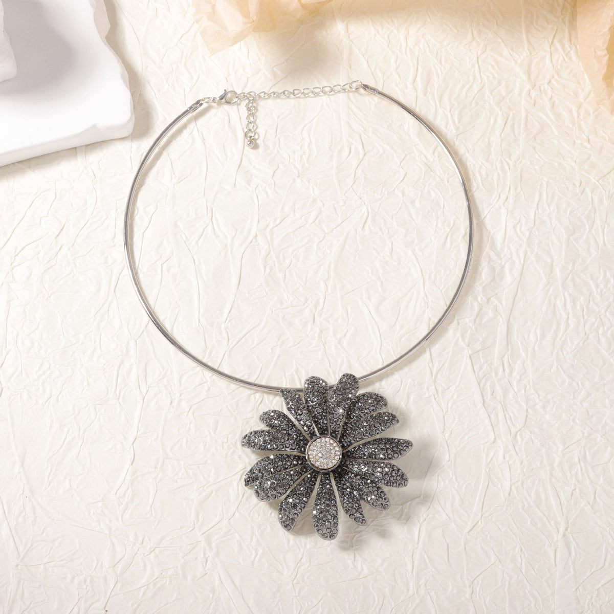 Elegant Pendant for Every Occasion
