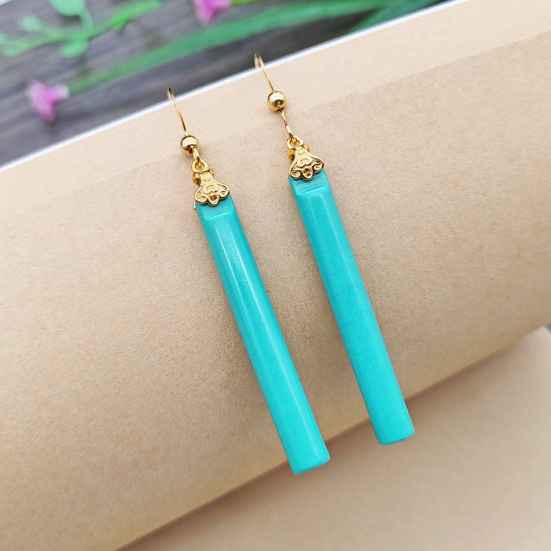 Romantic Gold Earring for Special Moments